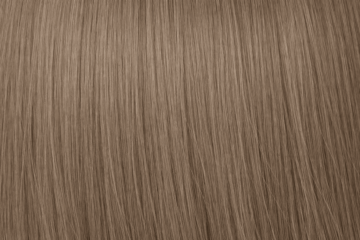 Cabelo castanho claro uniforme com reflexo neutro